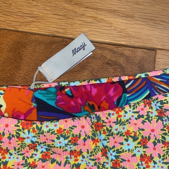 NWOT Maaji reversible bikini bottom in size M, liner still in place - Picture 8 of 10